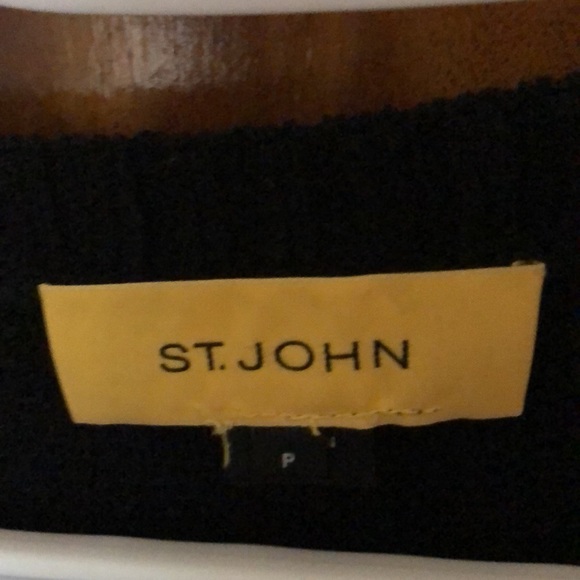 St.John Sweater - Picture 3 of 3
